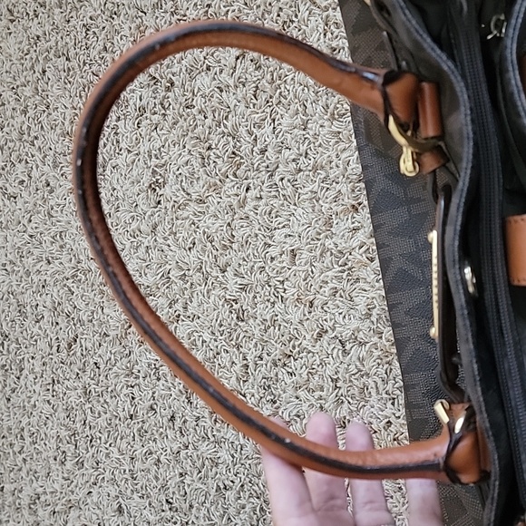 Michael Kors Handbag & Wallet - Picture 4 of 14